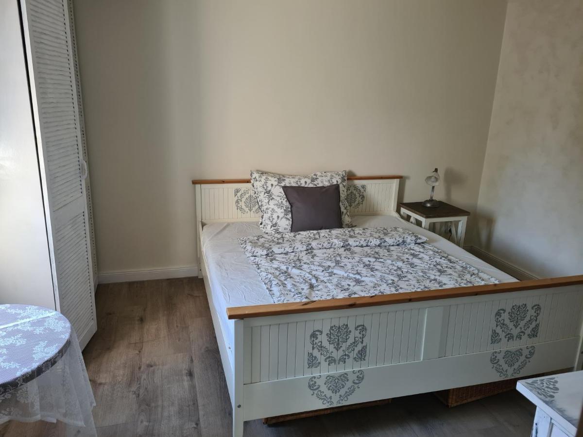 Airport Rooms Praga Exterior foto
